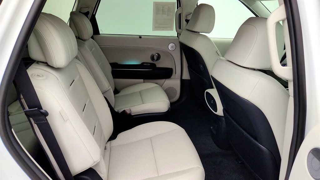 Used 2026 Hyundai Palisade Calligraphy FWD image 25
