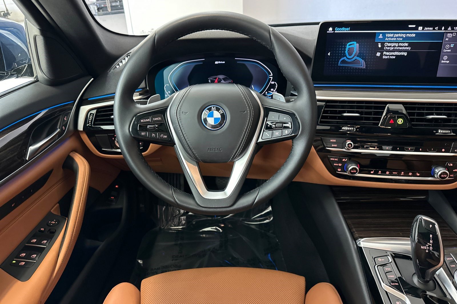 Certified 2023 BMW 530e w/ Convenience Package image 27