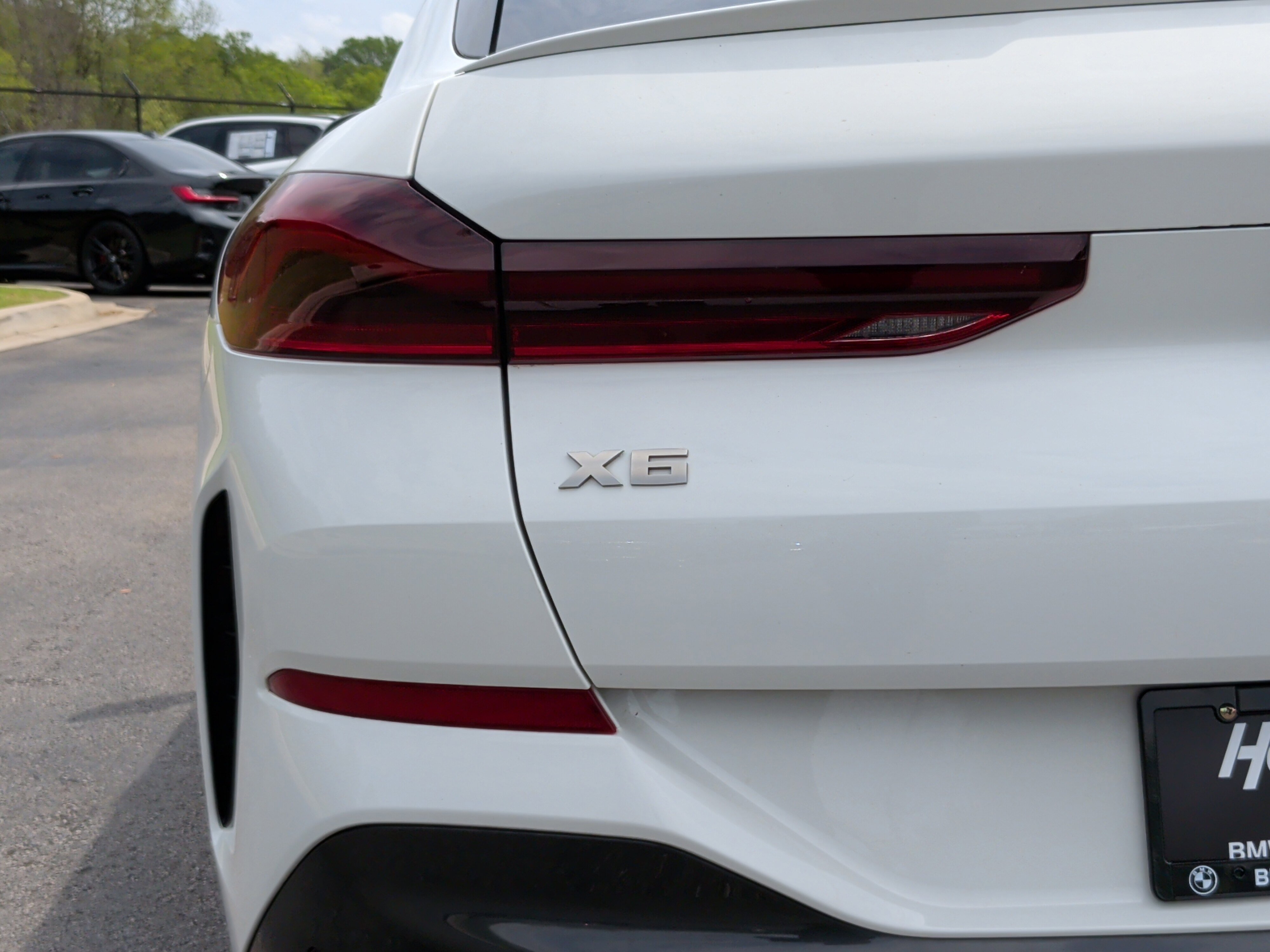 Used 2023 BMW X6 M50i w/ Executive Package image 11