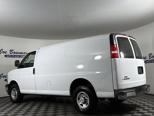 Used 2024 Chevrolet Express 2500 w/ Driver Convenience Package image 8