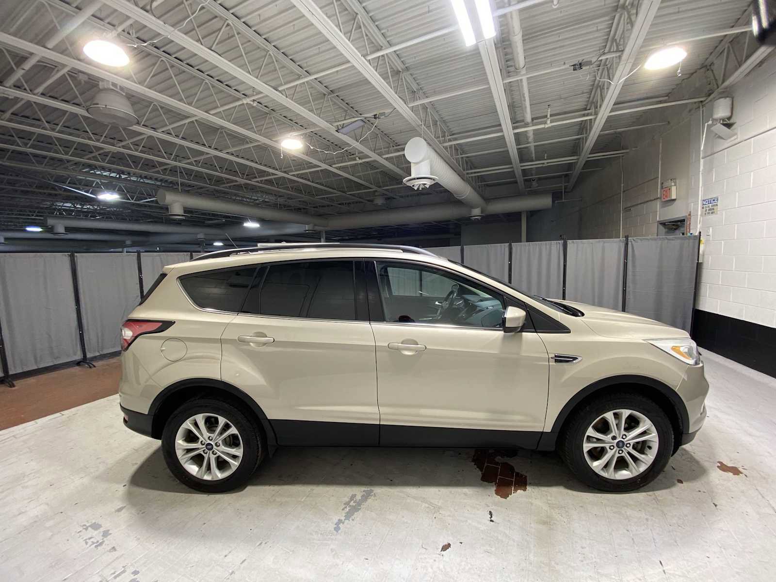 Used 2018 Ford Escape SEL w/ Ford Safe & Smart Package image 27