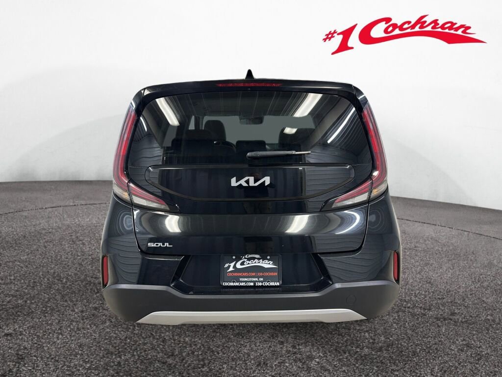 Used 2023 Kia Soul LX image 18