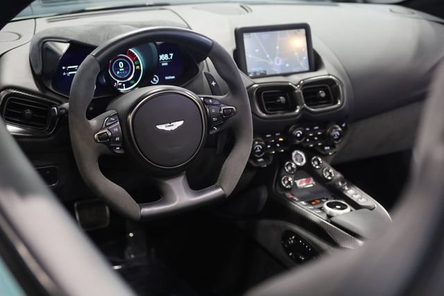 Used 2023 Aston Martin V8 Vantage Roadster RWD image 14