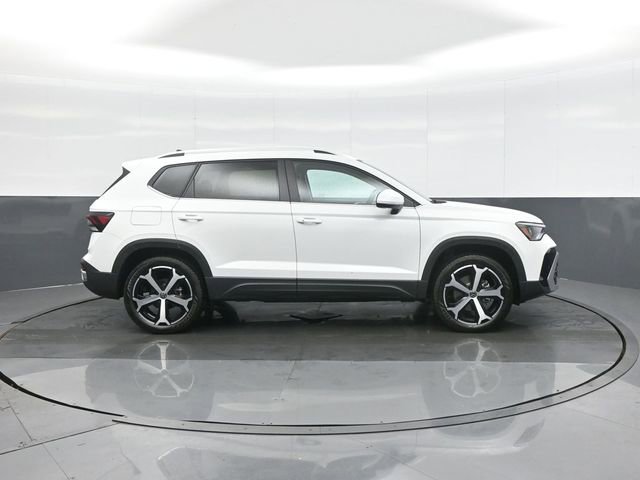 Used 2026 Volkswagen Taos SEL AWD/4WD image 8