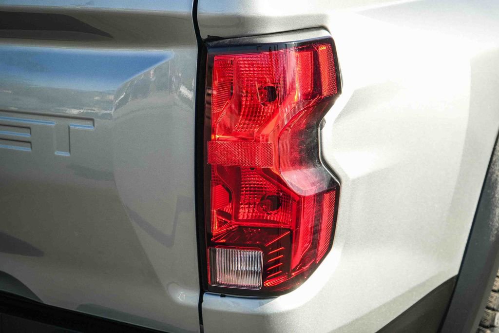 Used 2024 Chevrolet Colorado Trail Boss w/ Advanced Trailering Package AWD/4WD image 7