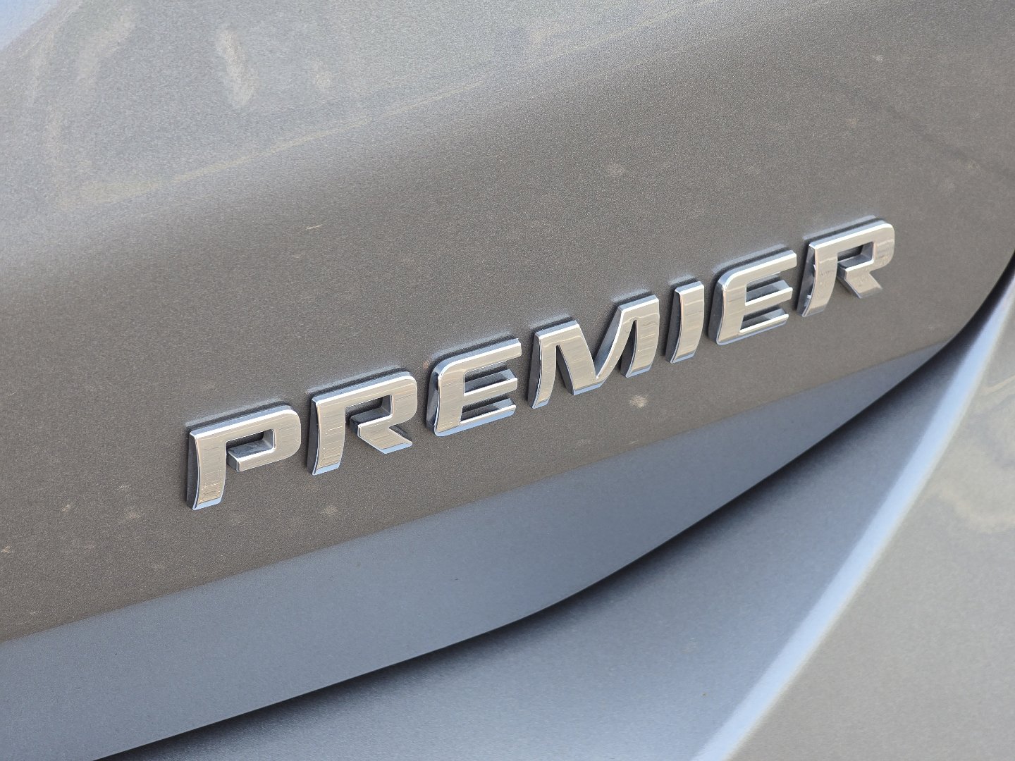 Used 2024 Chevrolet Equinox Premier image 14