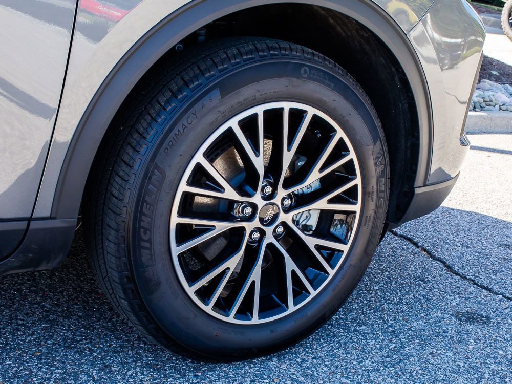 Used 2025 Ford Escape SE image 8