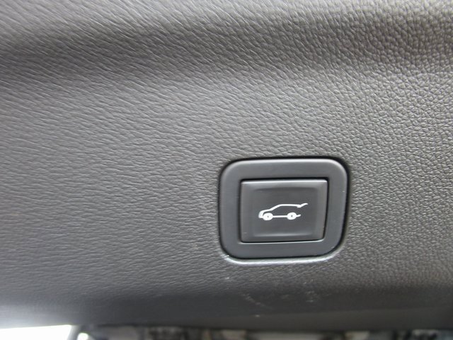 Used 2021 Chevrolet Tahoe Premier w/ Premium Package image 26