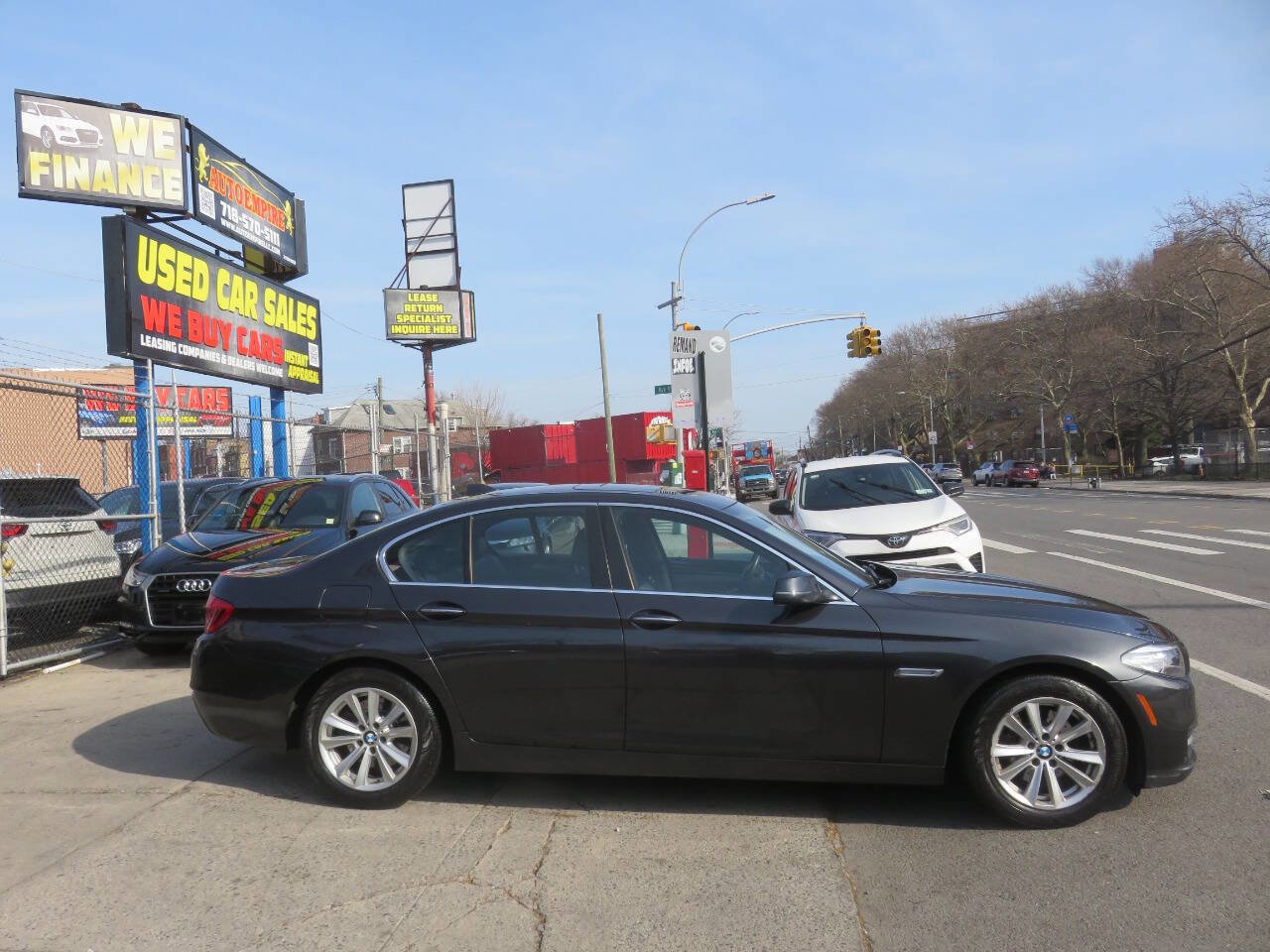 Used 2014 BMW 528i xDrive Sedan AWD/4WD image 9