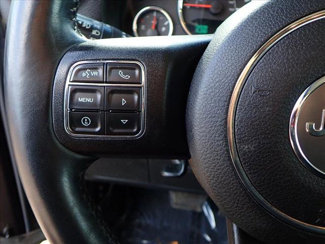 Used 2016 Jeep Wrangler Unlimited Rubicon w/ Connectivity Group image 13