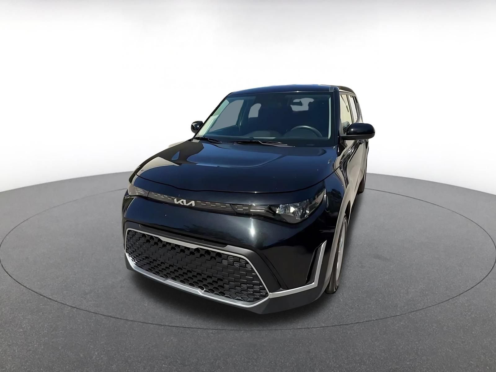 Used 2025 Kia Soul LX w/ LX Technology Package FWD image 6