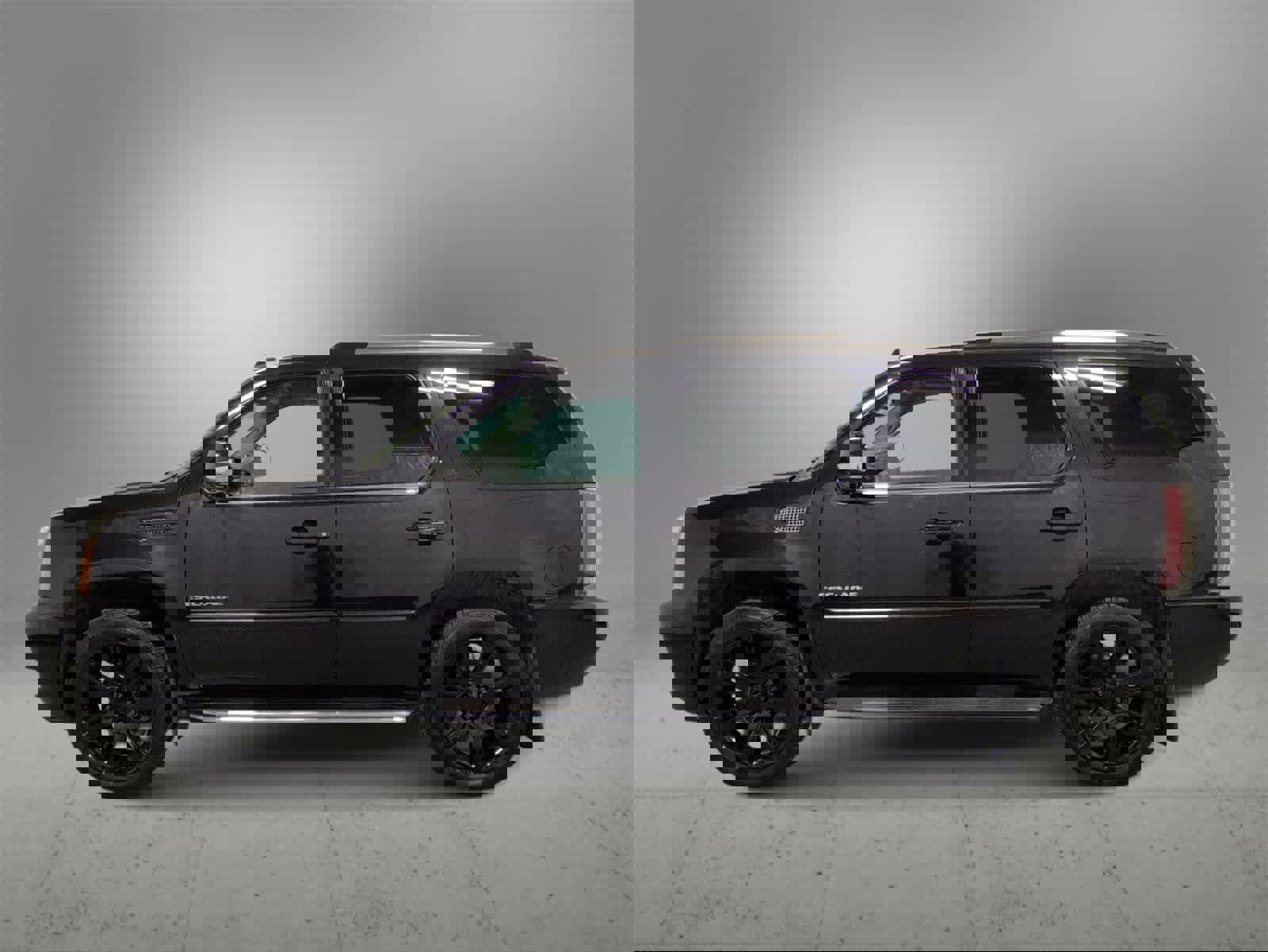 Used 2012 Cadillac Escalade Luxury image 5