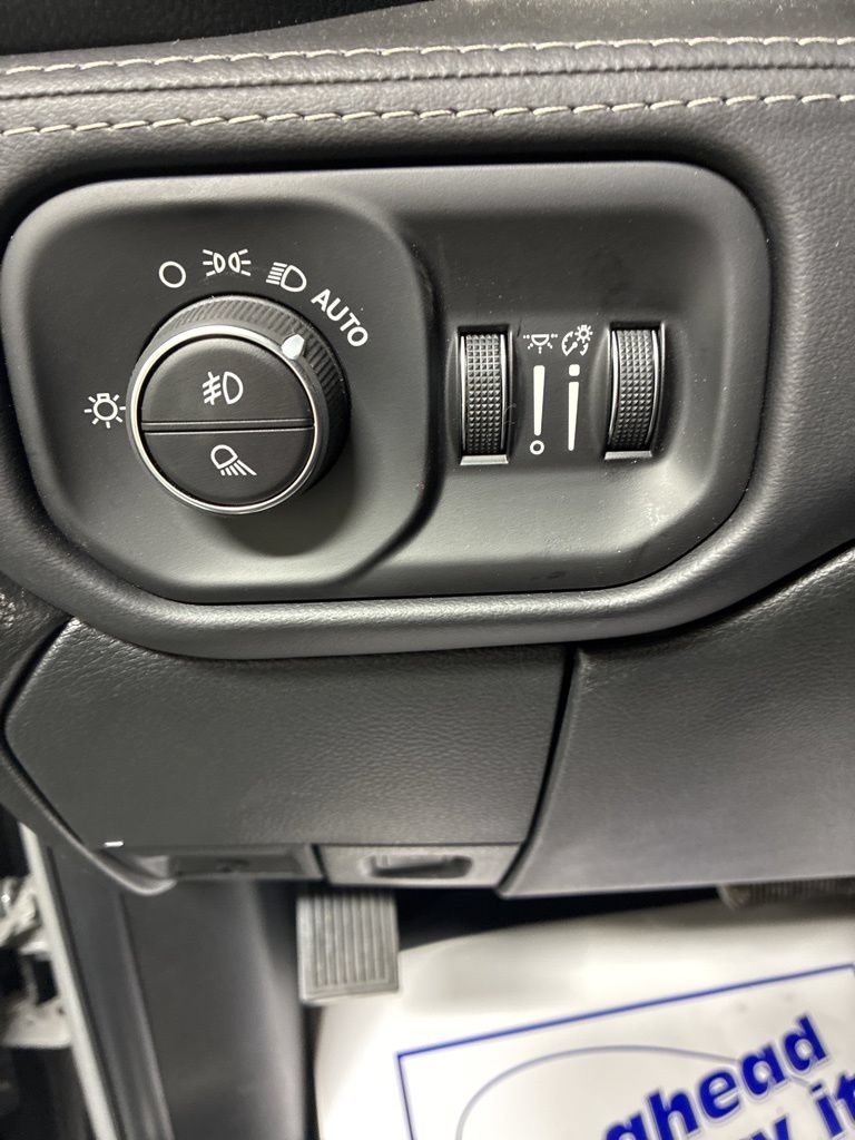 New 2026 RAM 2500 Limited AWD/4WD image 14