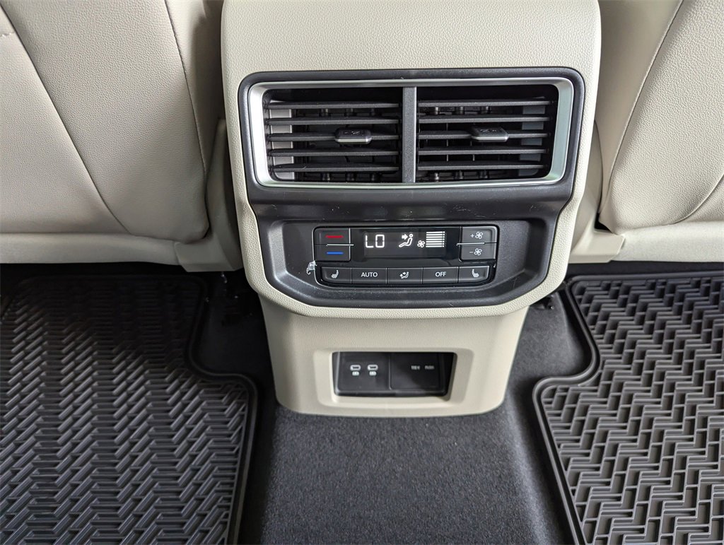 New 2025 Volkswagen Atlas SEL Premium R-Line image 37