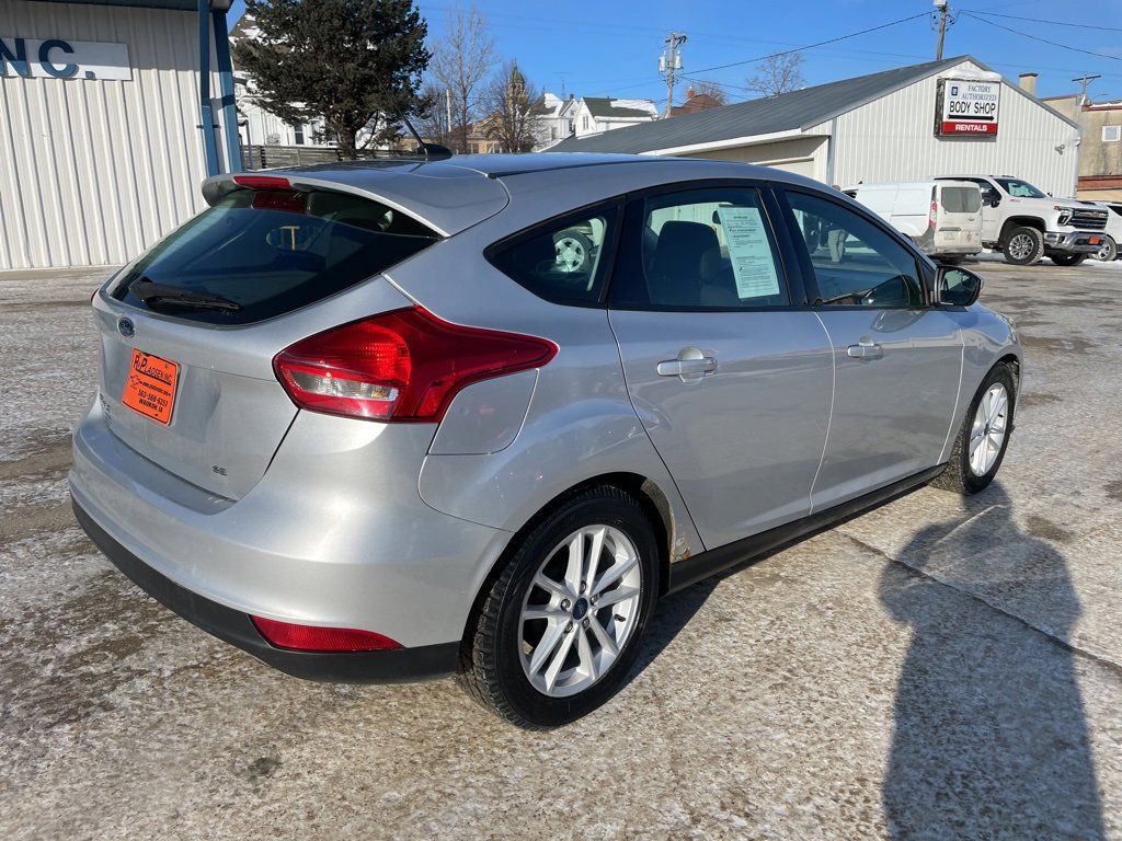 Used 2018 Ford Focus SE w/ Cold Weather Package image 16