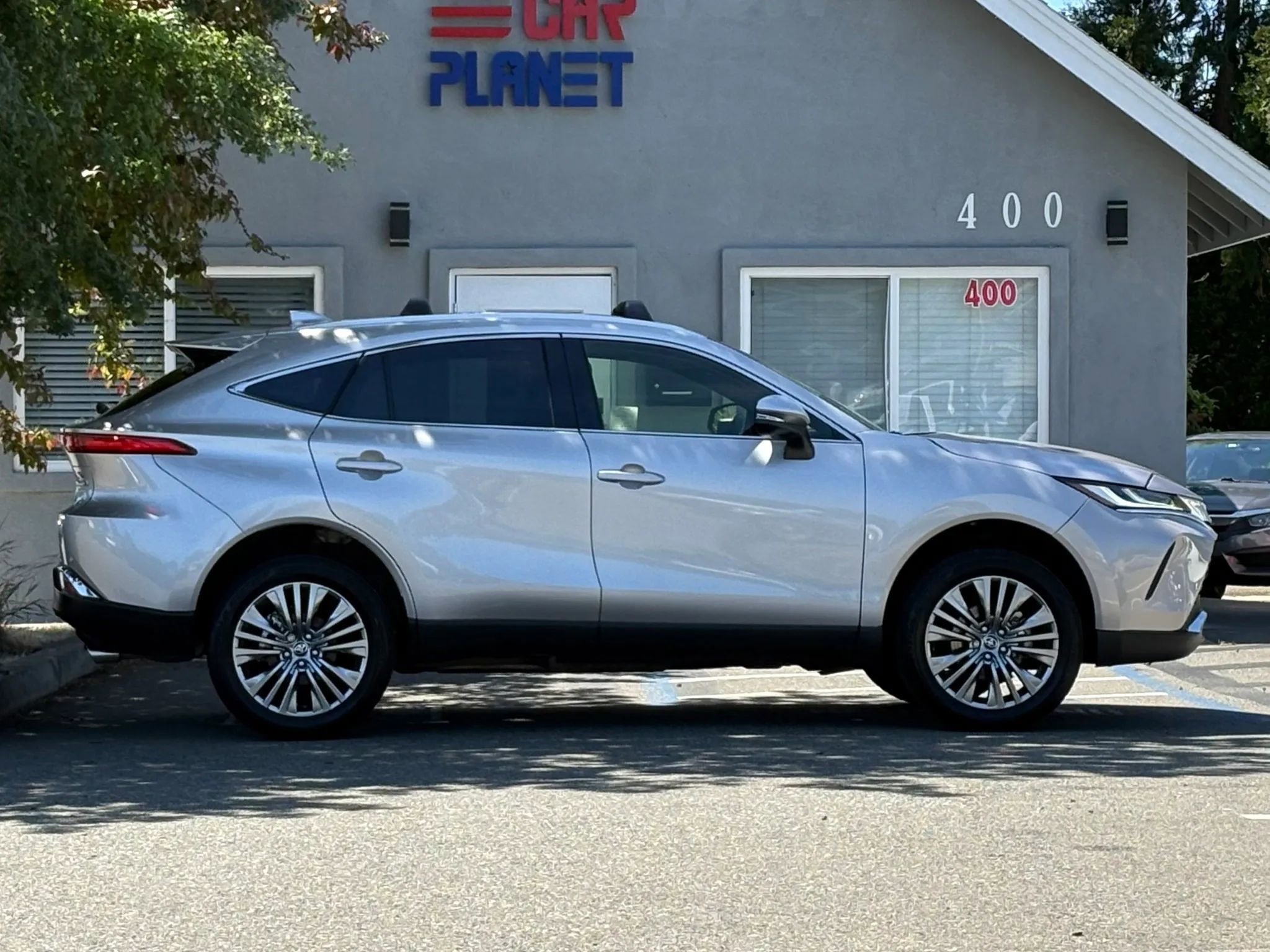 Used 2021 Toyota Venza XLE AWD/4WD image 4