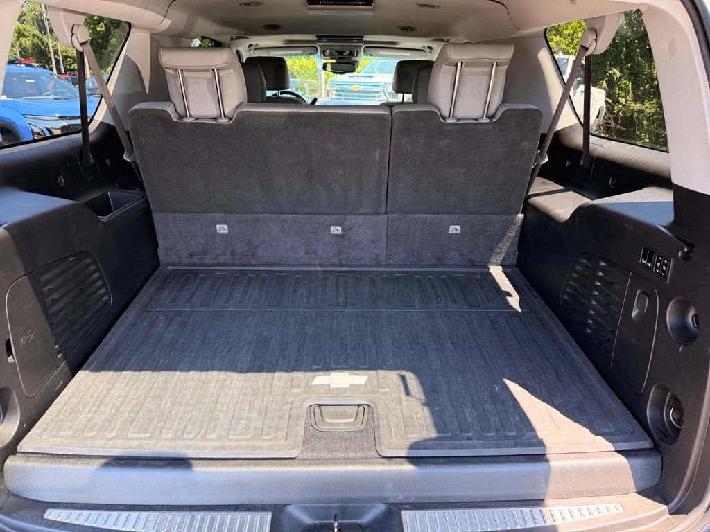 Used 2017 Chevrolet Suburban LT w/ LT Signature Package AWD/4WD image 17