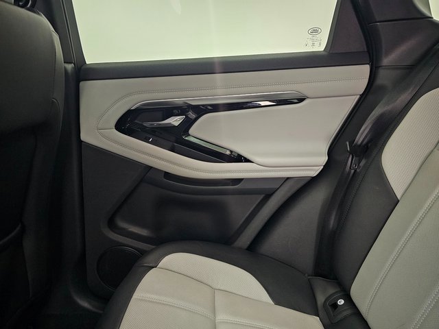 Used 2023 Land Rover Range Rover Evoque R-Dynamic SE image 31