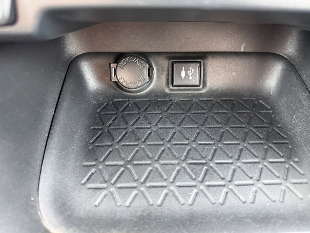 Used 2019 Toyota RAV4 LE w/ All Weather Liner Package AWD/4WD image 28