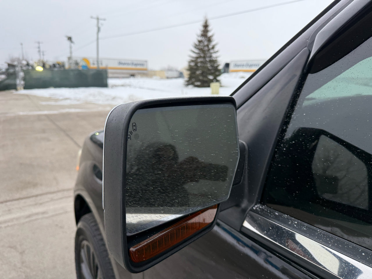 Used 2016 Lincoln Navigator Select image 11