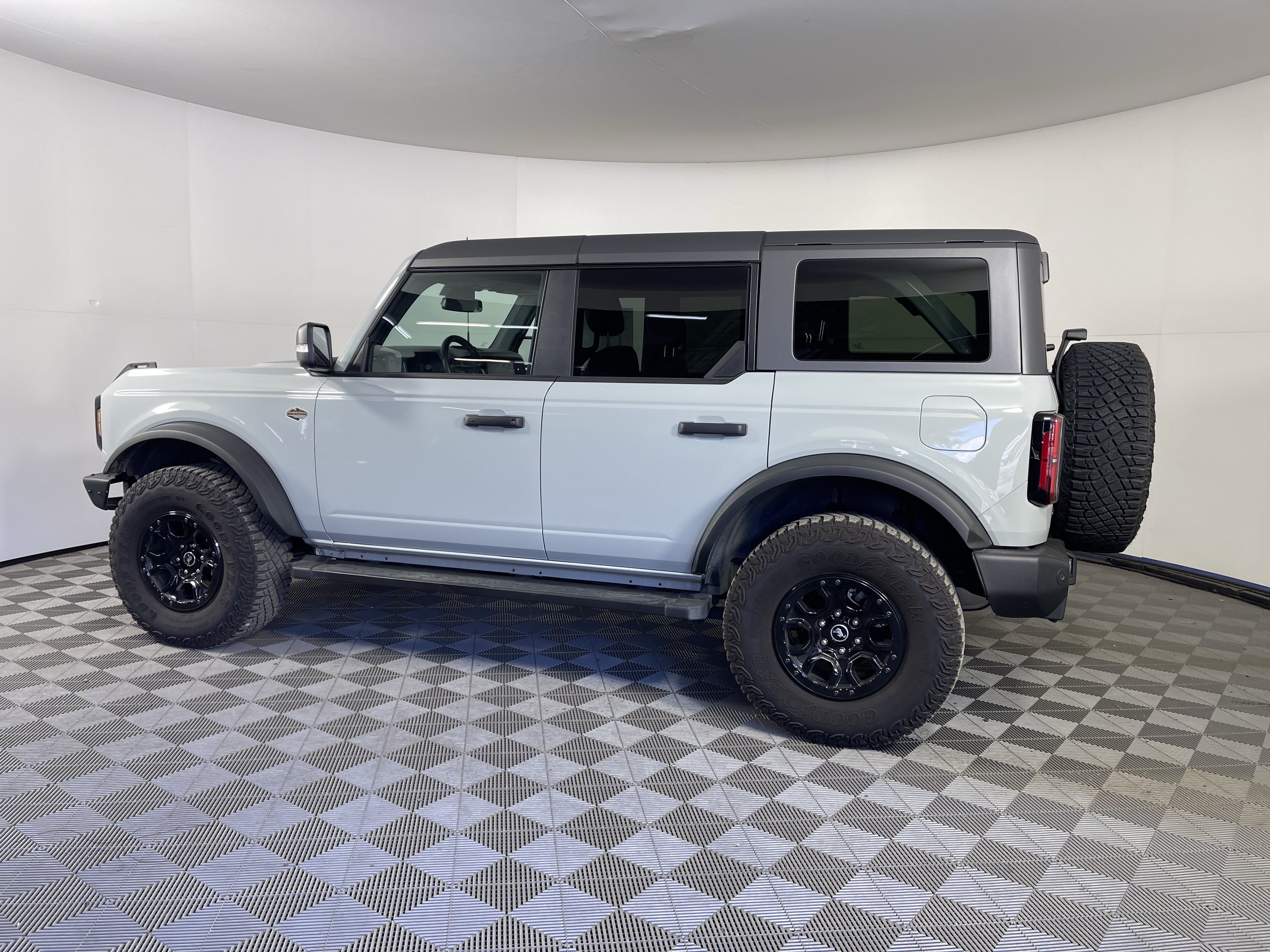 Certified 2024 Ford Bronco Wildtrak AWD/4WD image 2