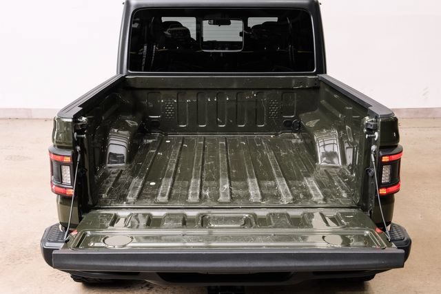 Used 2023 Jeep Gladiator Sport AWD/4WD image 31