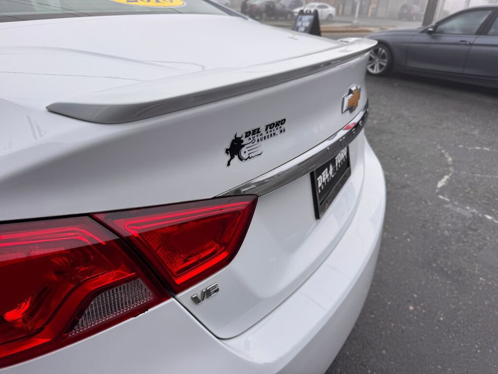 Used 2018 Chevrolet Impala LT image 9