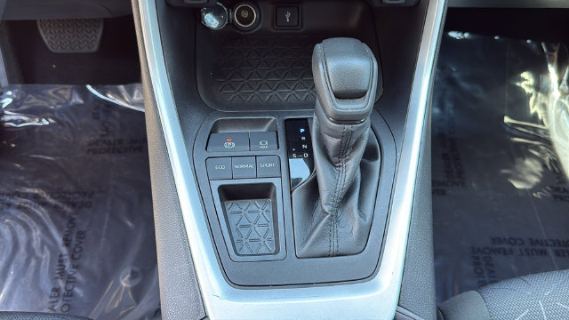 Used 2022 Toyota RAV4 XLE FWD image 27