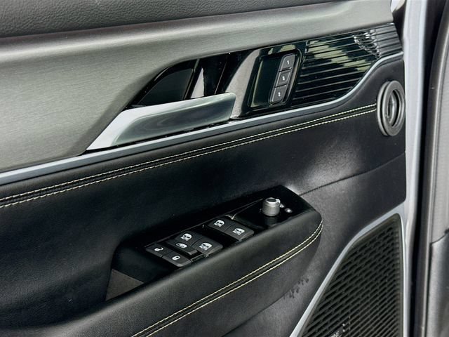 Used 2023 Jeep Wagoneer Series II RWD image 18