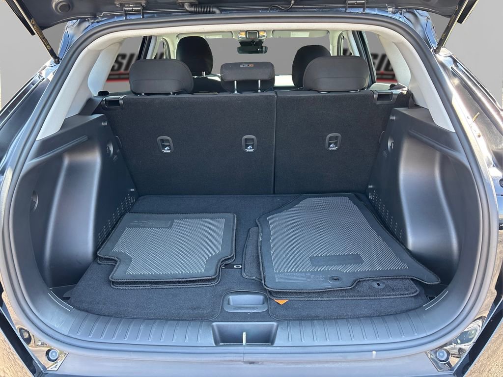 Certified 2025 Hyundai Kona SE image 11