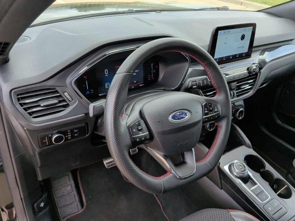 Used 2023 Ford Escape ST-Line image 14