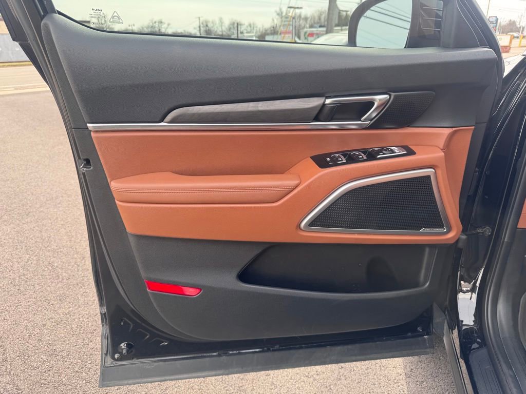 Used 2023 Kia Telluride EX X-Line image 9