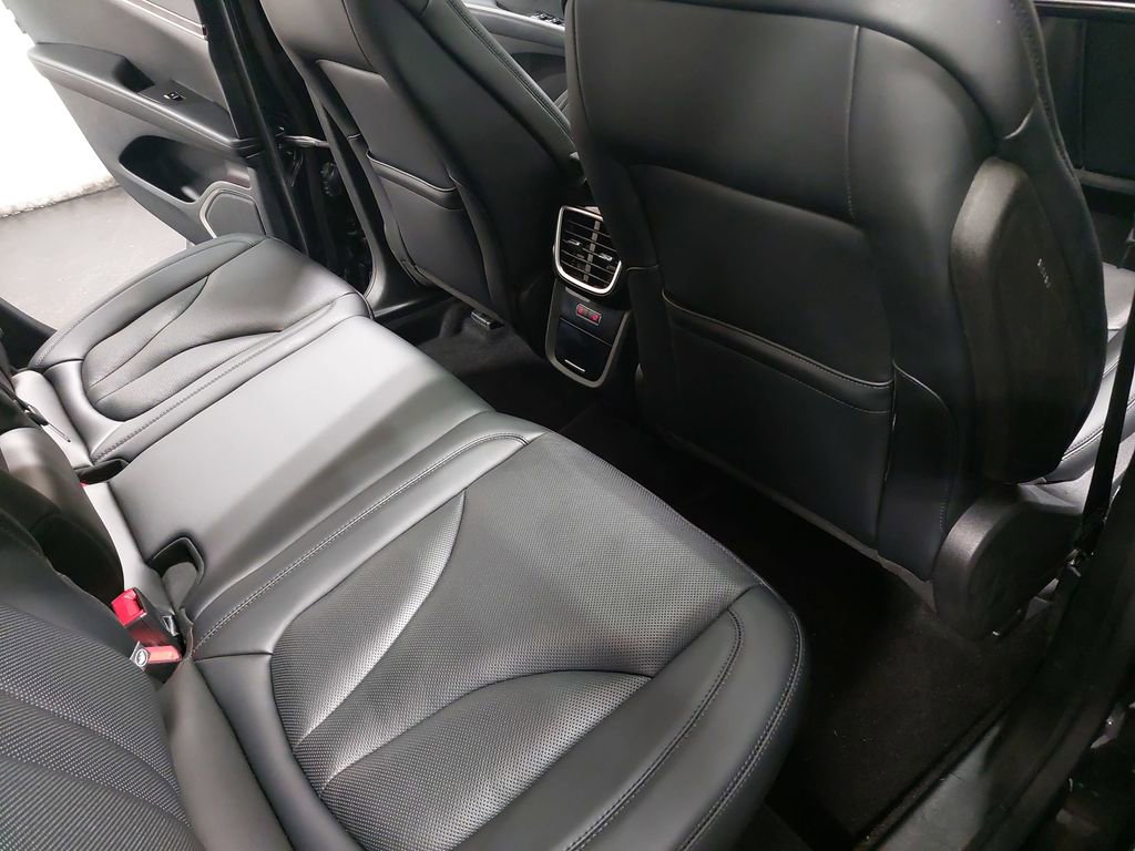 Used 2022 Lincoln Nautilus Reserve image 11