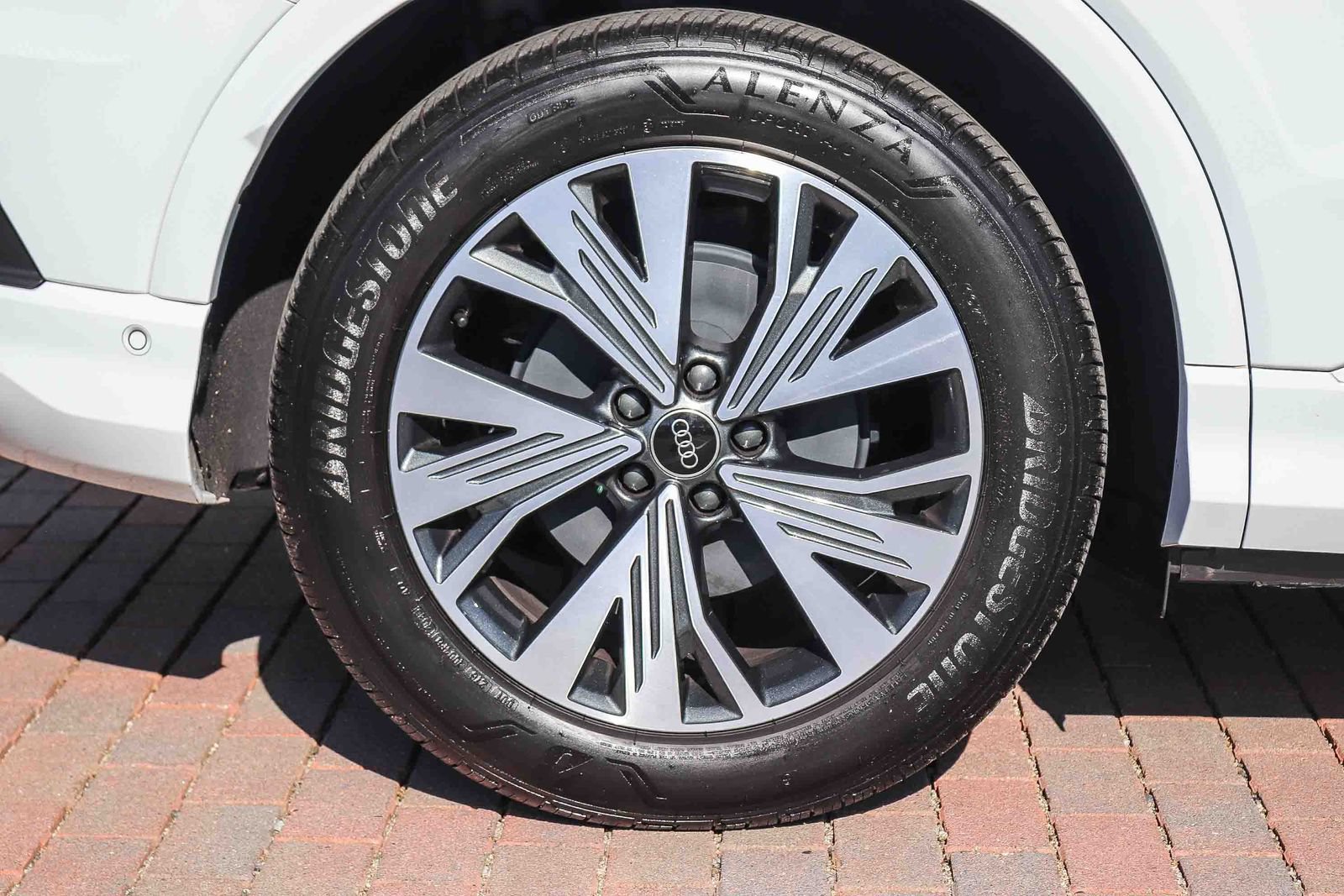 Used 2023 Audi Q4 e-tron Premium Plus RWD image 9