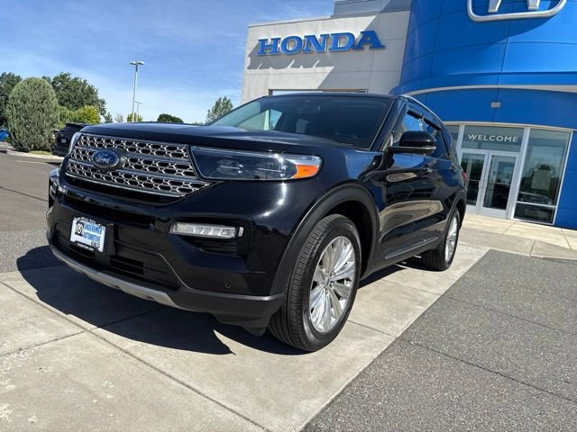 Used 2022 Ford Explorer Limited w/ Equipment Group 301A AWD/4WD image 16