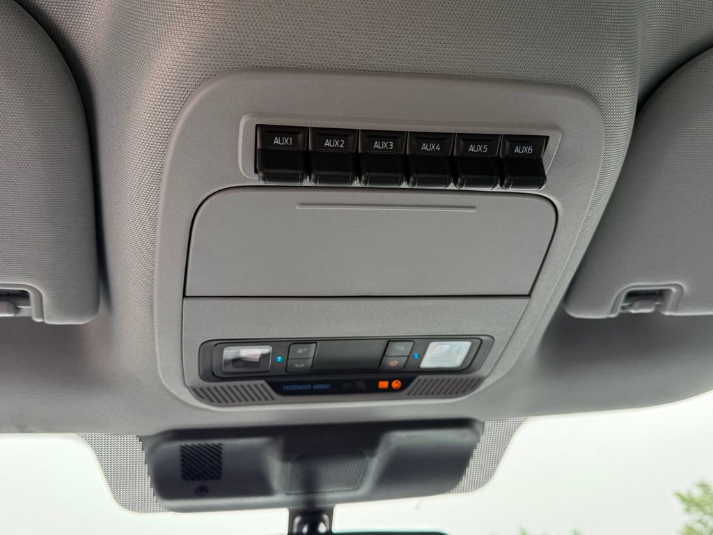 New 2026 Ford F550 4x4 Regular Cab Super Duty image 16
