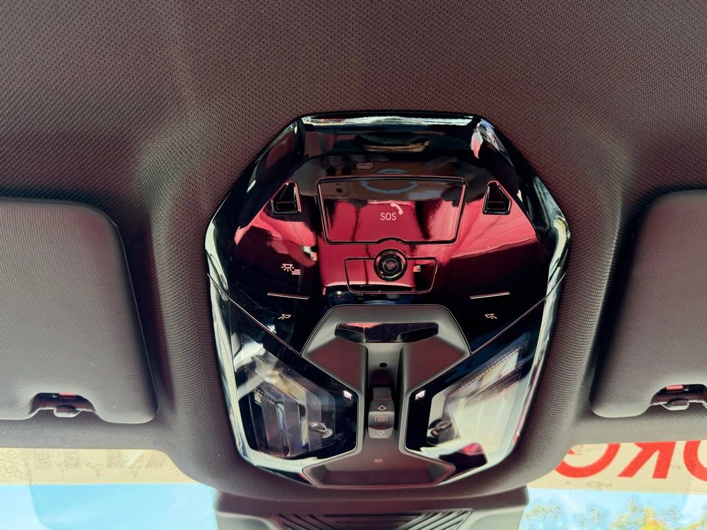 Used 2025 BMW 540i xDrive image 26