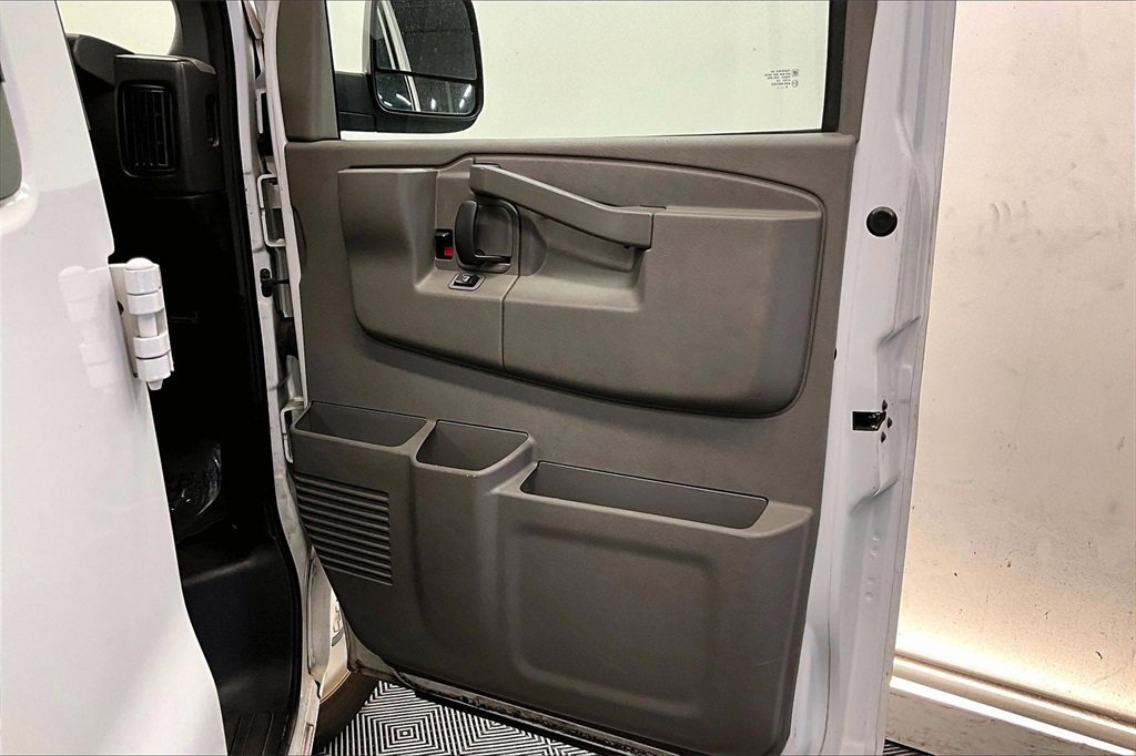 Used 2020 Chevrolet Express 2500 LT w/ LT Preferred Equipment Group image 24