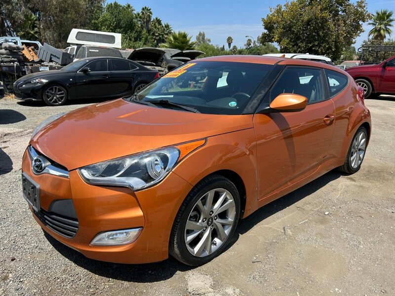 Used 2017 Hyundai Veloster FWD image 6