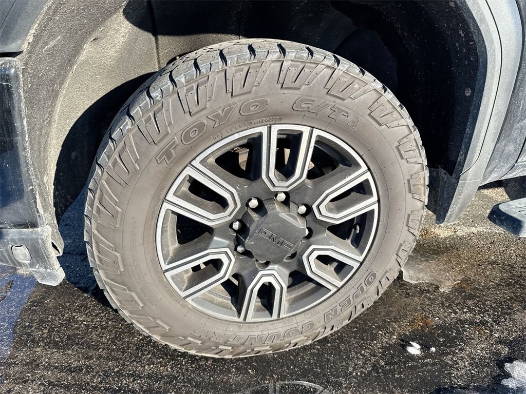 Used 2020 GMC Sierra 2500 AT4 w/ AT4 Premium Package image 6