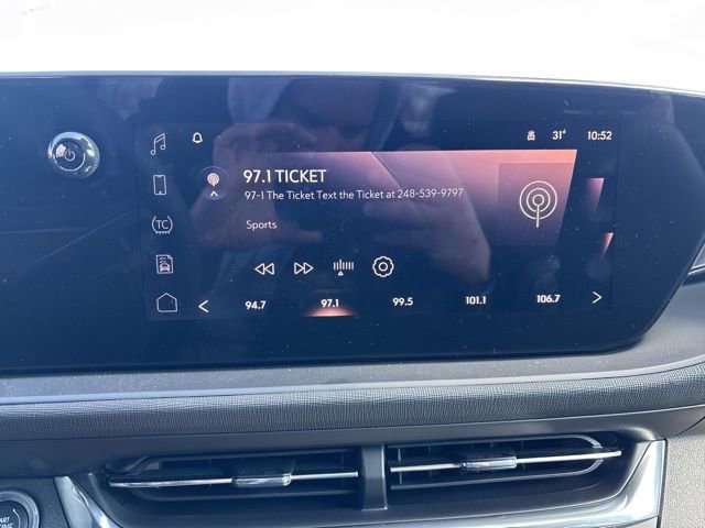 Used 2025 Buick Envista Preferred w/ Convenience II Package image 19