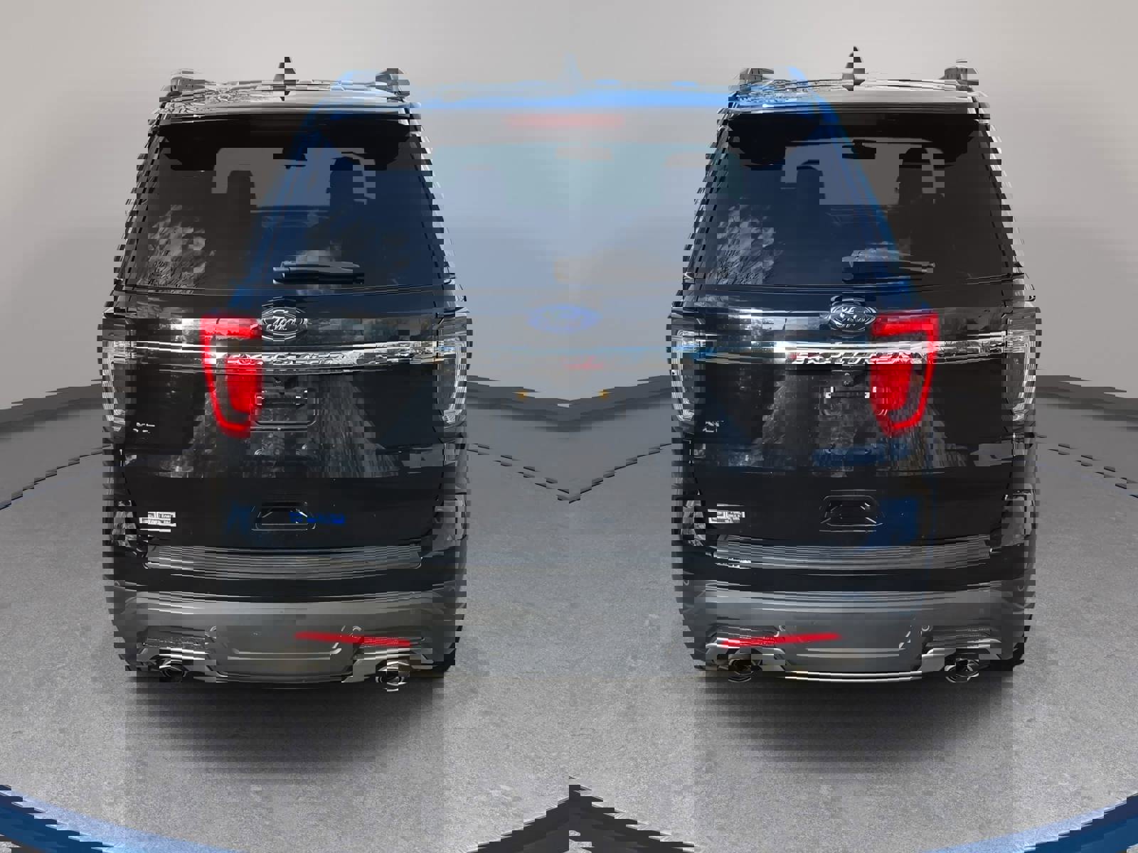 Used 2018 Ford Explorer XLT image 5