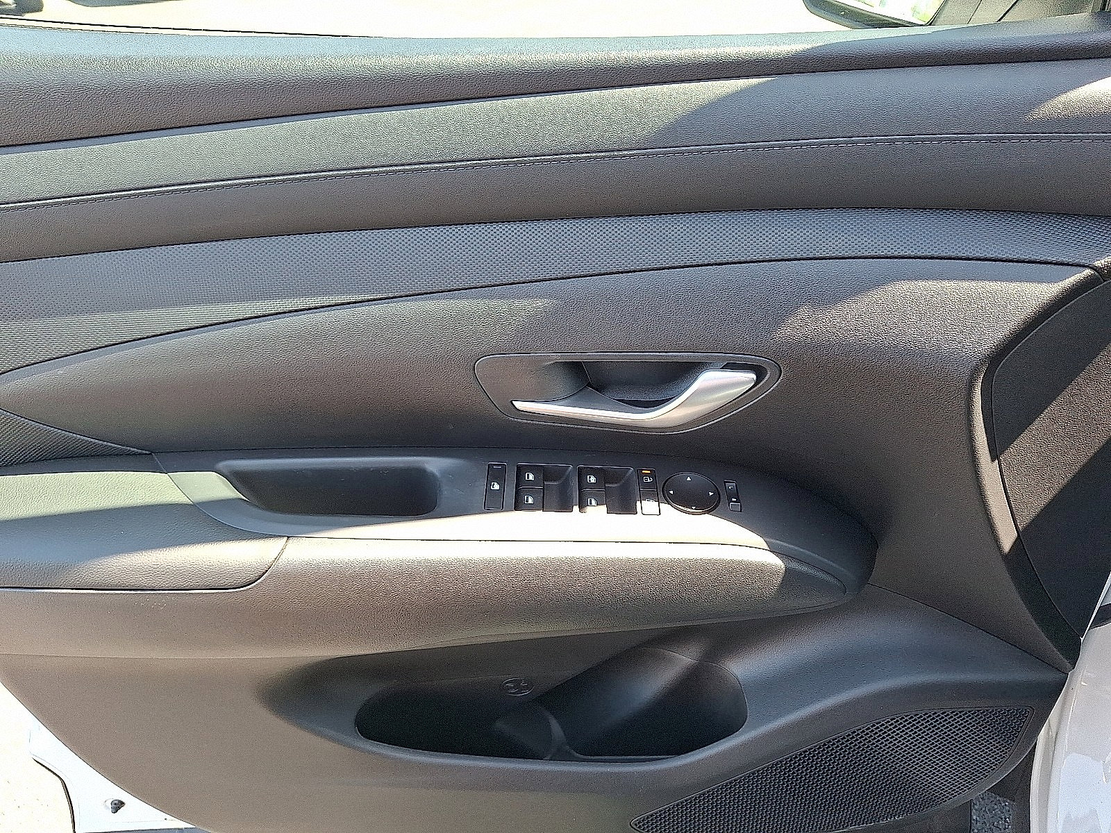 Certified 2025 Hyundai Tucson SE image 8