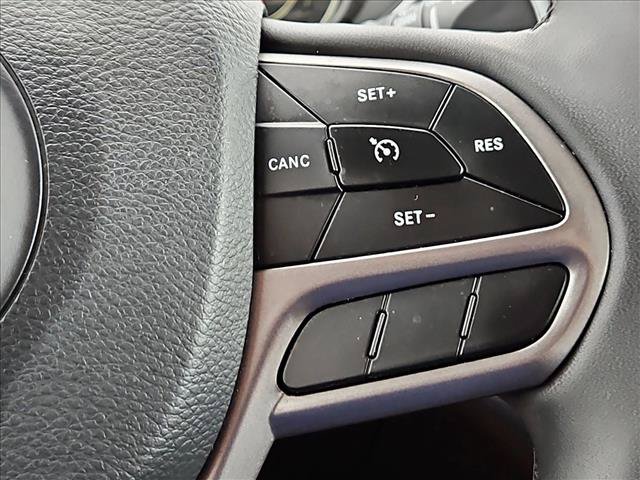Used 2022 Jeep Cherokee Latitude Lux w/ Mopar Interior Package AWD/4WD image 25