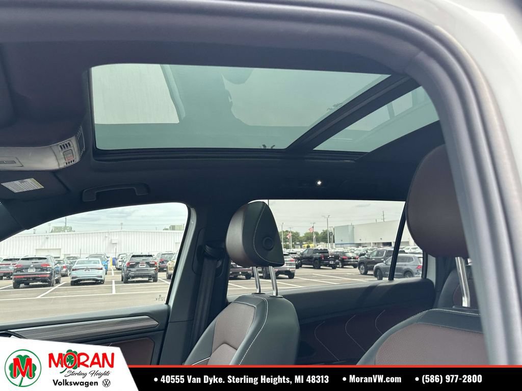 Certified 2024 Volkswagen Tiguan SEL R-Line AWD/4WD image 22
