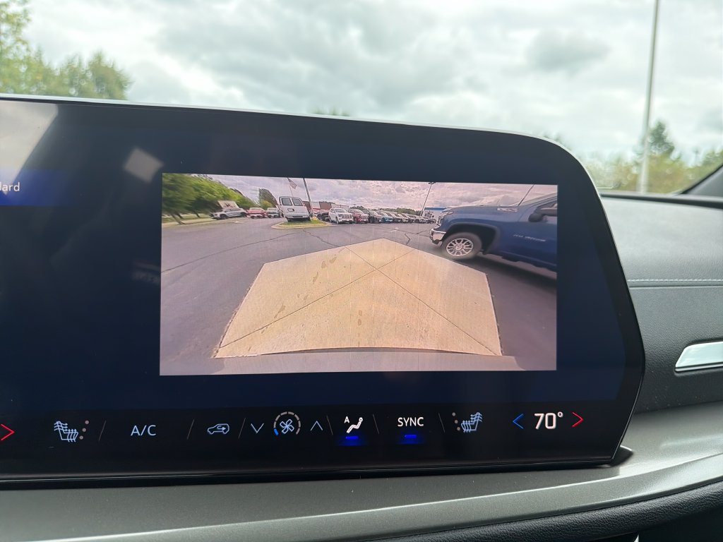 New 2027 Chevrolet Traverse LT w/ Sun and Wheel Package AWD/4WD image 23