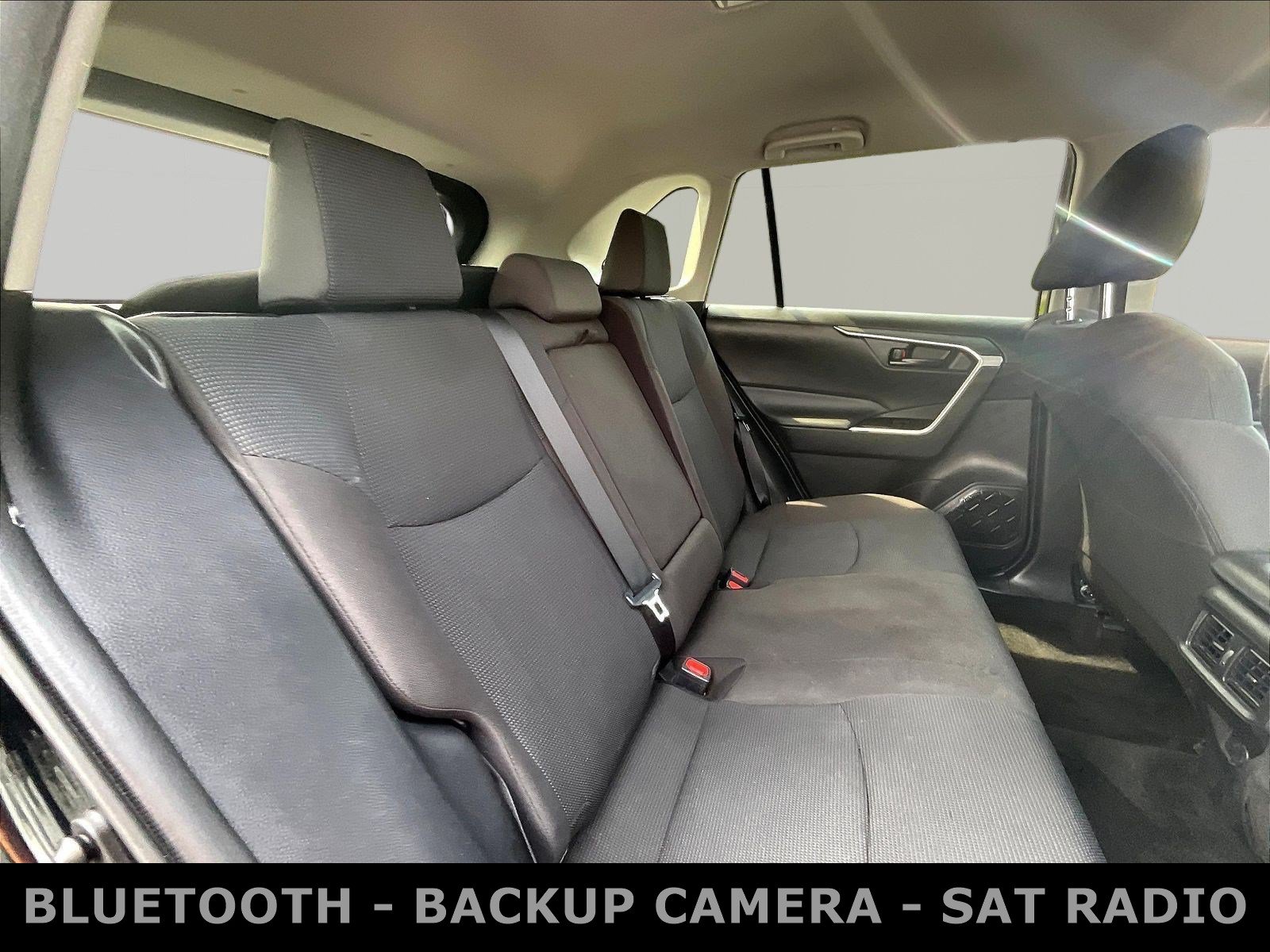 Used 2020 Toyota RAV4 LE AWD/4WD image 25