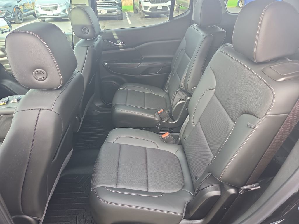 Certified 2023 GMC Acadia SLT w/ Trailering Package image 30