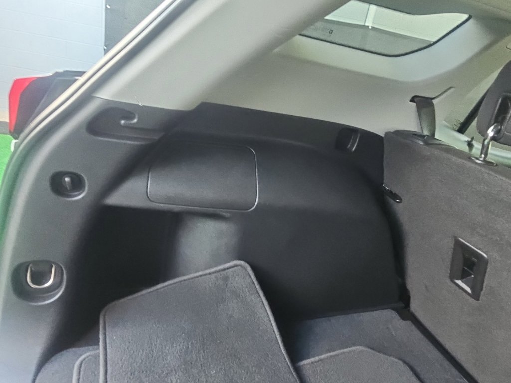 Used 2020 GMC Terrain SLE FWD image 32