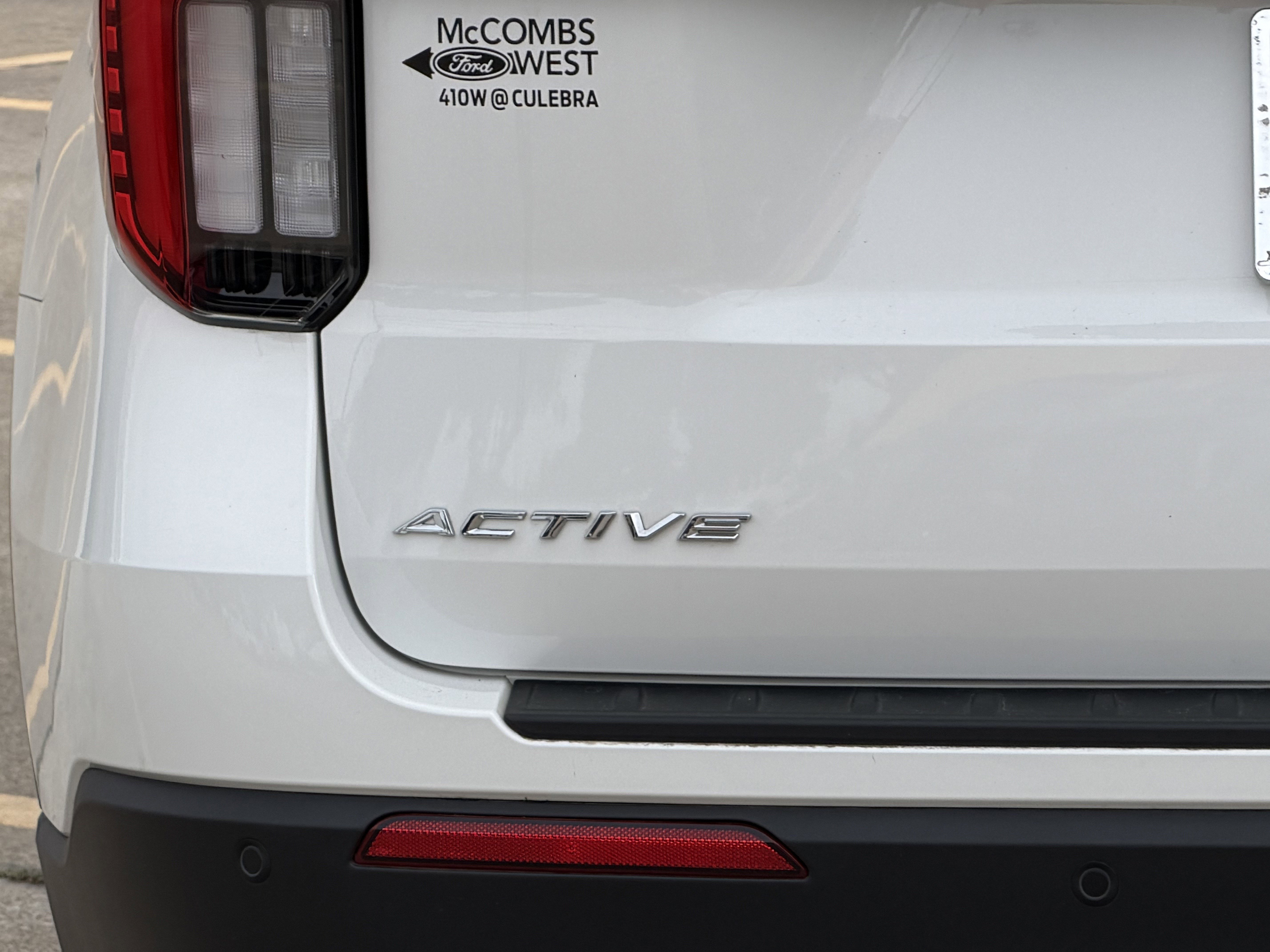Certified 2025 Ford Explorer Active w/ Active Comfort Package RWD image 7